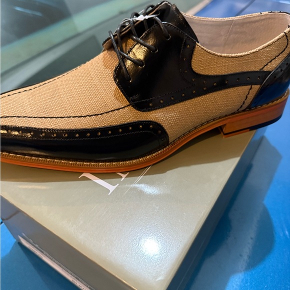 Elegant Two-Tone Oxford Shoes for Men